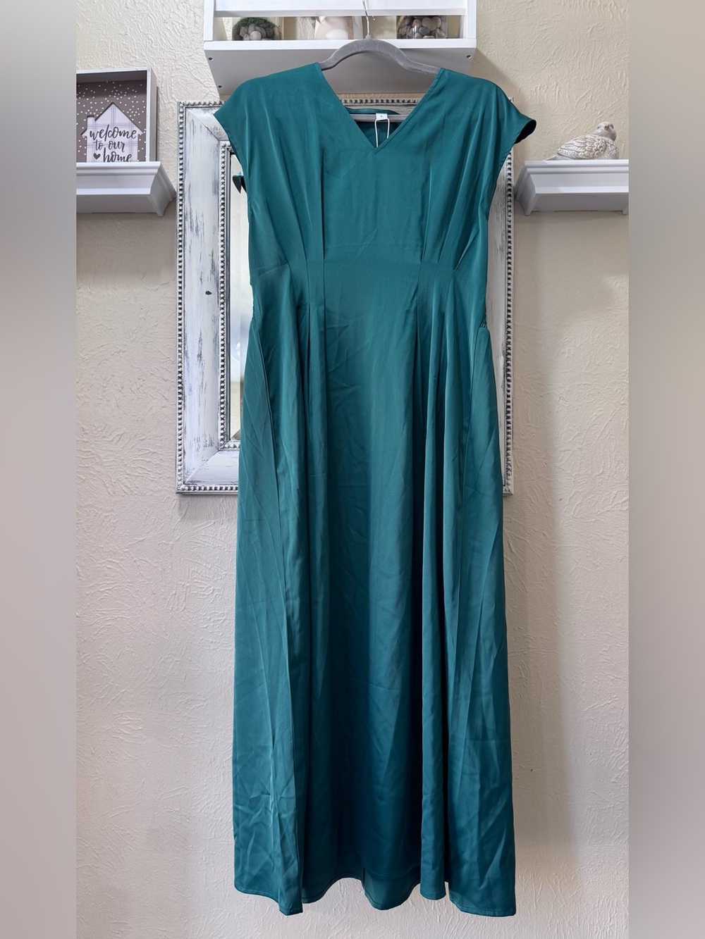 Emerald Green Satin Maxi Dress Pleated V-Neck Cap Sleeve Sz L